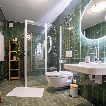 Dreamcation - Ehemalige Kirche Mit Haus Bis 26 Personen, 3d-tour, Garten, Terrasse, Bbq Ferienhaus