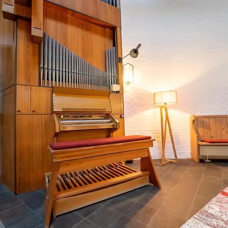 Ferienhaus Dreamcation - Ehemalige Kirche Mit Haus Bis 26 Personen, 3d-tour, Garten, Terrasse, Bbq Kelheim