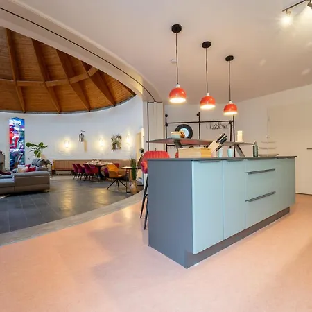 Ferienhaus Dreamcation - Ehemalige Kirche Mit Haus Bis 26 Personen, 3d-tour, Garten, Terrasse, Bbq