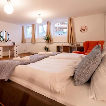 Ferienhaus Dreamcation - Ehemalige Kirche Mit Haus Bis 26 Personen, 3d-tour, Garten, Terrasse, Bbq Kelheim
