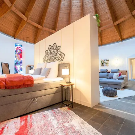 Ferienhaus Dreamcation - Ehemalige Kirche Mit Haus Bis 26 Personen, 3d-tour, Garten, Terrasse, Bbq Kelheim