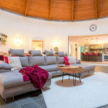 Ferienhaus Dreamcation - Ehemalige Kirche Mit Haus Bis 26 Personen, 3d-tour, Garten, Terrasse, Bbq Kelheim