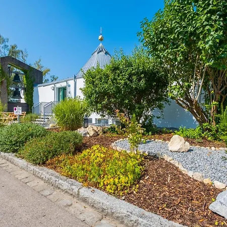 Ferienhaus Dreamcation - Ehemalige Kirche Mit Haus Bis 26 Personen, 3d-tour, Garten, Terrasse, Bbq