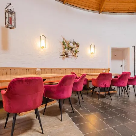 Dreamcation - Ehemalige Kirche Mit Haus Bis 26 Personen, 3d-tour, Garten, Terrasse, Bbq * Kelheim